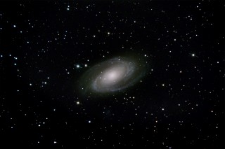 M81J27_10X15min_Driz_20xLR_DDP_0sat_gradiant_B.jpg